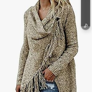 Poncho side button light sweater